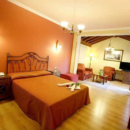 Imperion Hotel Cangas de Onís Exterior photo