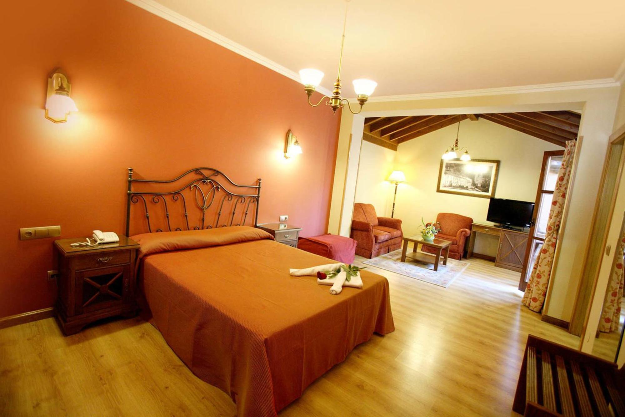 Imperion Hotel Cangas de Onís Exterior photo