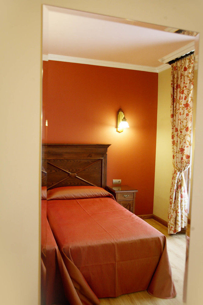 Imperion Hotel Cangas de Onís Exterior photo